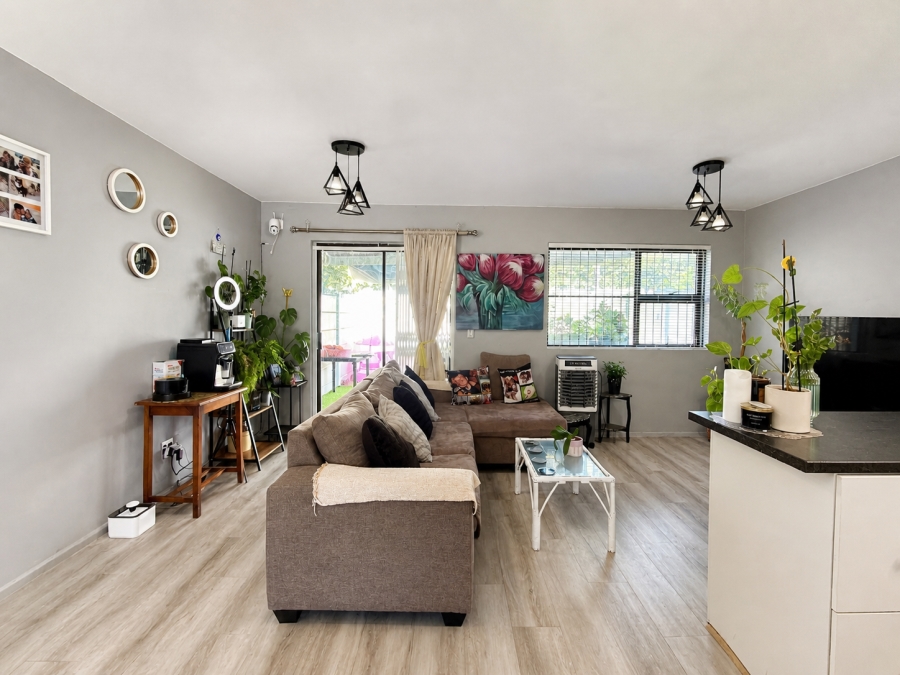 2 Bedroom Property for Sale in Table View Western Cape